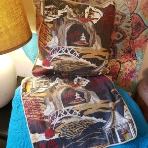 SET OF LINEN ASHIAN TOUILE PILLOW WITH WELT